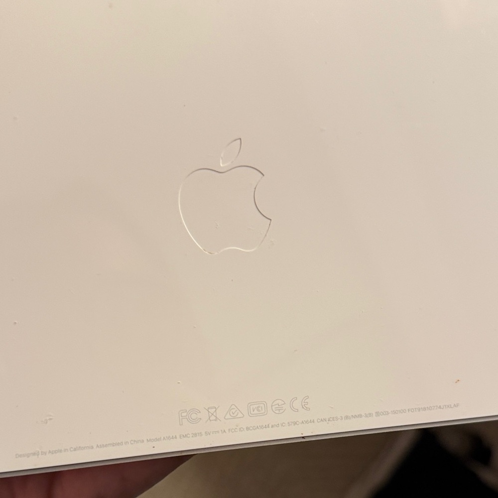 Apple Keyboard - Picture 2 of 5